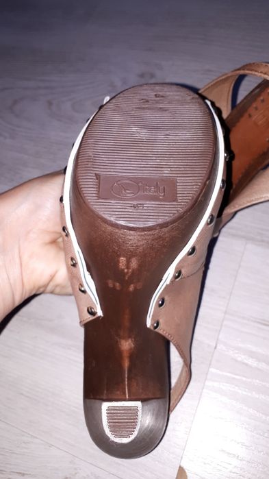 Saboti maro. Mărime 38. Sunt noi