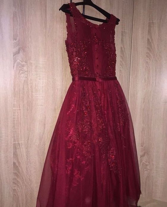 Продам платья на 42-44-46