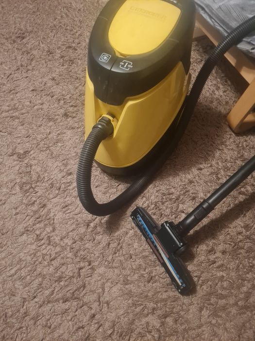 Пылесос почти новый Karcher водяной