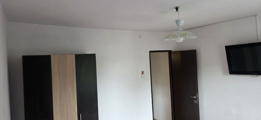 Inchiriez apartanent 2 camere decomandat