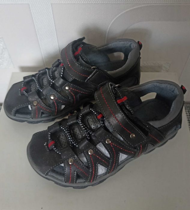 Продаются детские сандалии