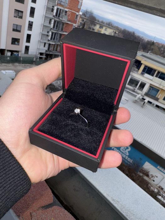 СПЕШНО!!! ЧИСТО НОВ пръстен от бяло злато с диамант kirkorian diamonds