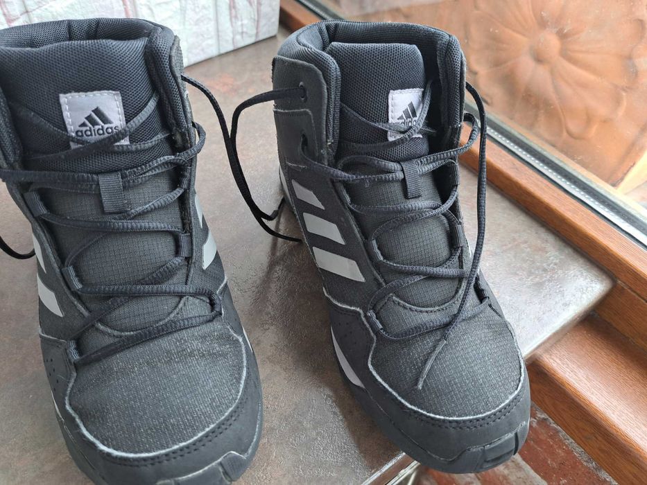 детски ботуши,зимни обувки,боти,апрески,Adidas номер36 за момче,адид
