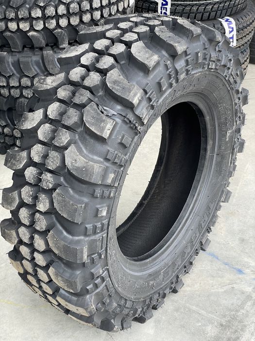 235 70 16 Kingpin trekker Off Road (resapat )