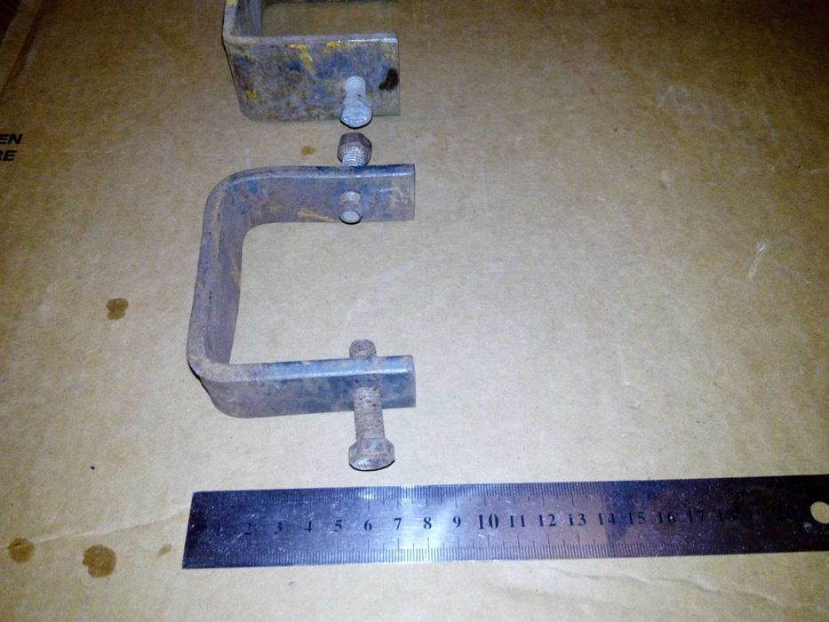 Струбцина металическая две штуки