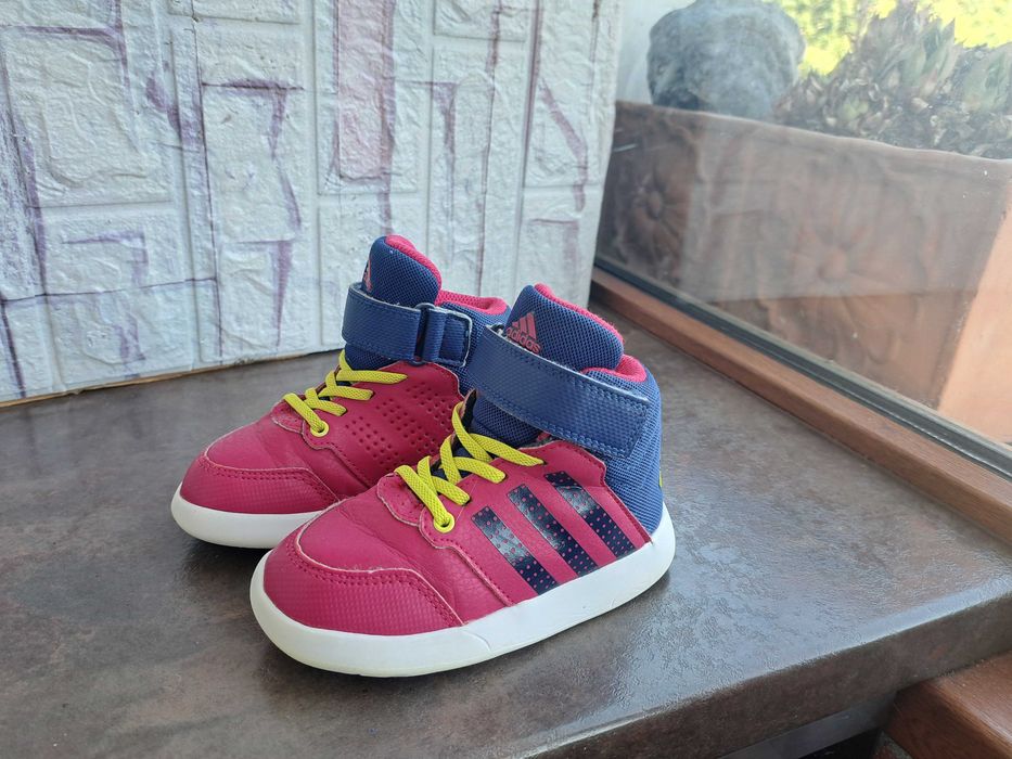 детски кецове,зимни обувки,боти,,Adidas номер24 за момиче,адидас