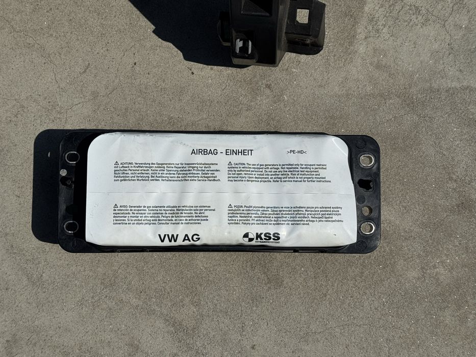 Арматурно табло комплект с еърбеци за Skoda Karoq 2024