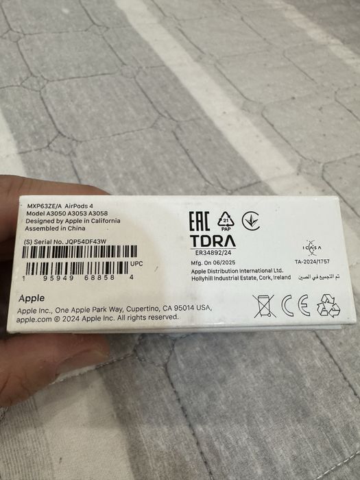 AirPods 4 новые Продам