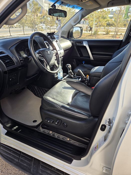 Toyota land cruiser Prado 150