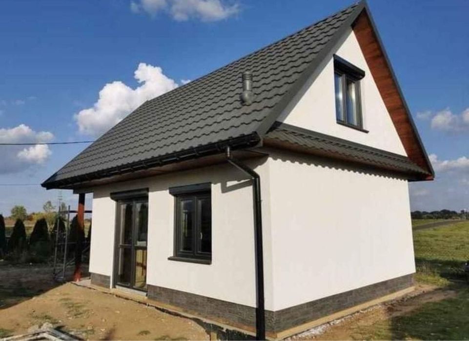 vand case pe structura metalica izolată si pregatită la gata