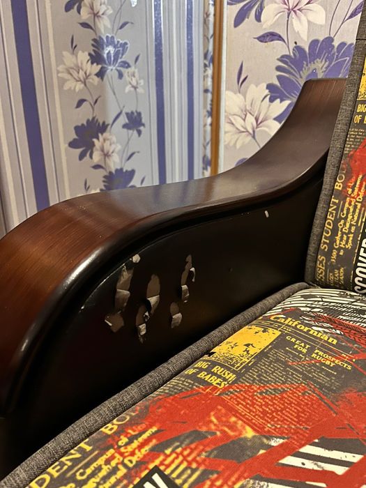 Отдадим небольшой диван бесплатно