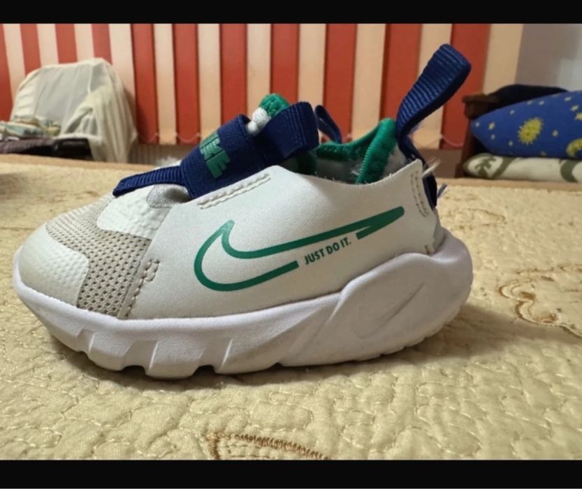 Adidasi Nike marimea 21