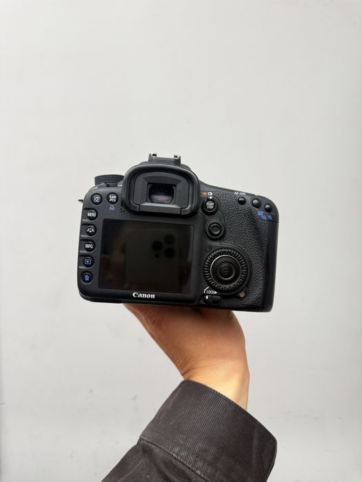 Canon EOS 7D (Holati Ideal)