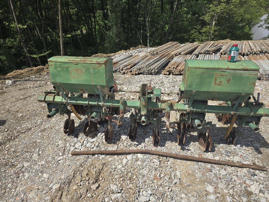Vând prășitoare tractor