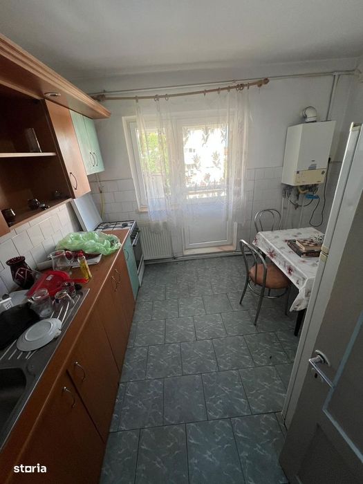 Apartament cu 2 camere situat in Carpati 2-- ETAJUL 3 !!!