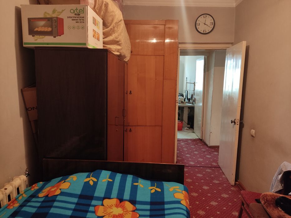 Kvartira sotiladi srochna