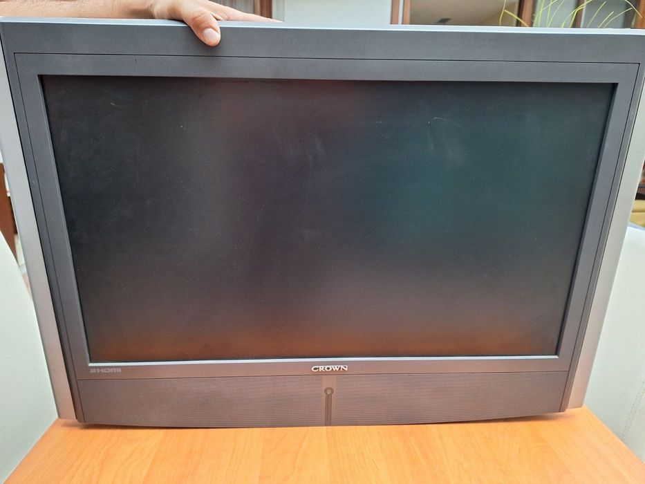 Телевизор Crown 40”