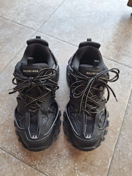 Balenciaga track