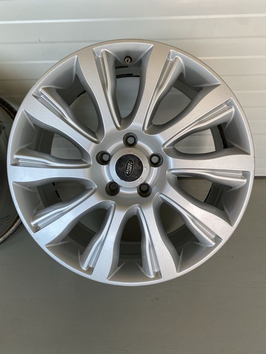 4бр лети джанти 5x120/ц.отв/72.6/ет53/8J/19цола/Land Renge Rover sport