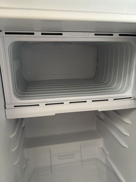 Продам мини холодильник Бирюса