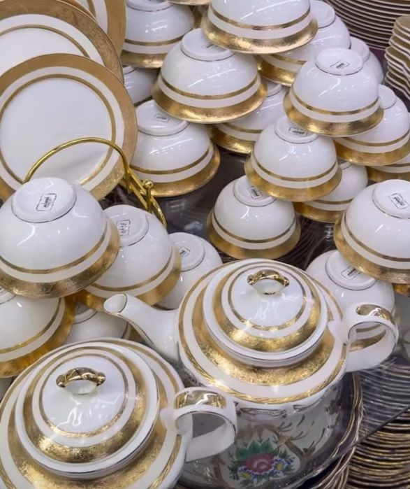 Продам фарфоровые посуды