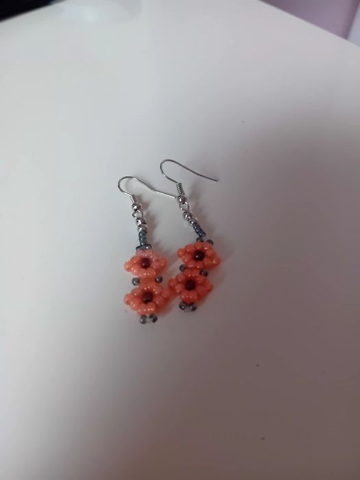 Обици от морски щипки и стъклени синци