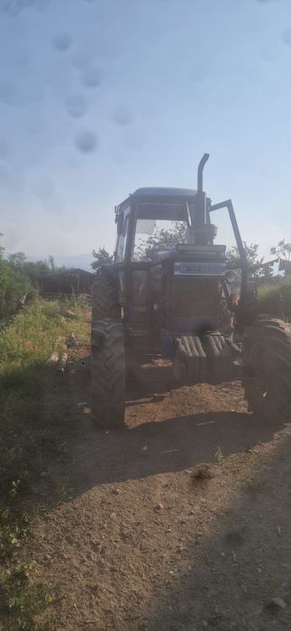 Vând tractor ford 7700 95 de cai