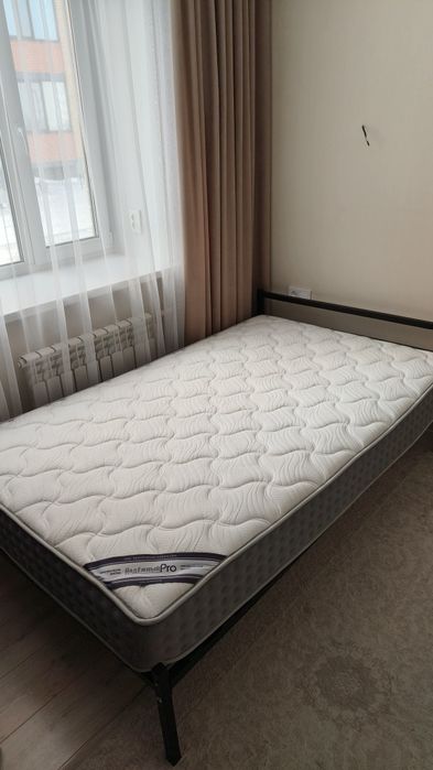 Продам Кровать с матрасом