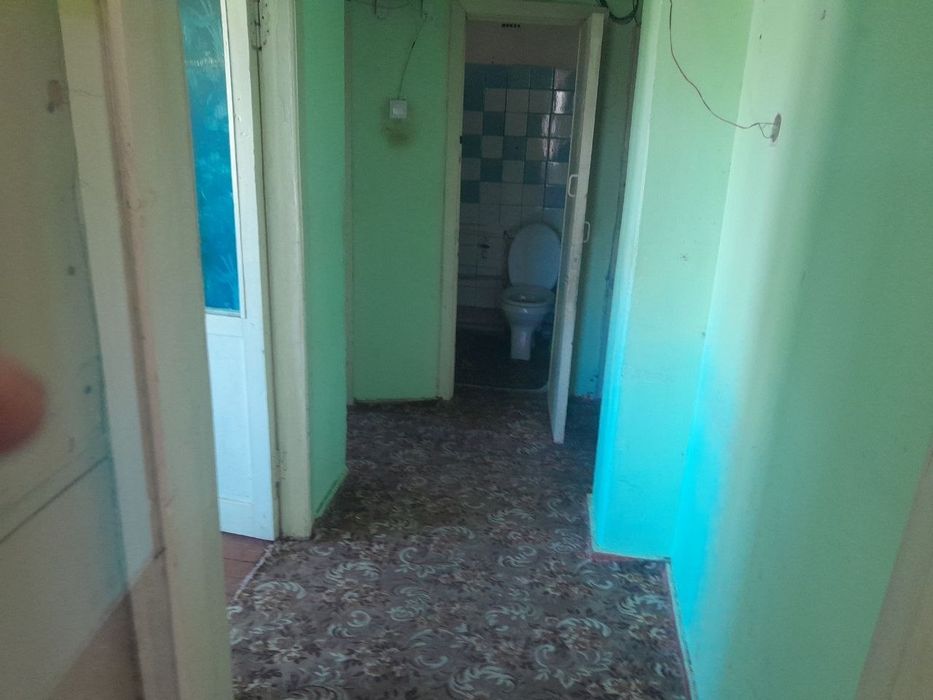 Chirchiq wahrida jalaerda iki hona kv 5 qavatda pustoy ijaraga berilad