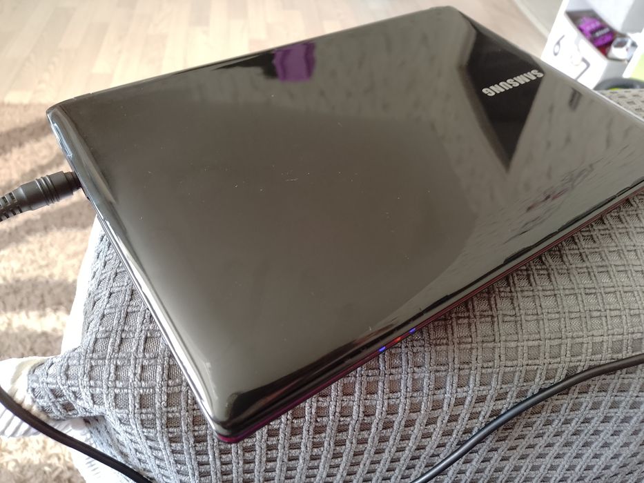 Продам мини бук Samsung