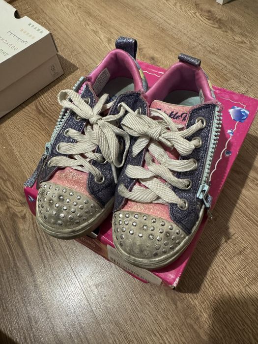 Кроссовки для девочек