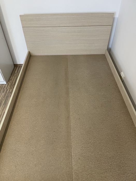 Pat din lemn pentru o persoana