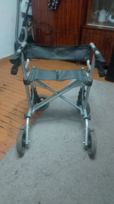 Продам каляску ходунки для взрослого