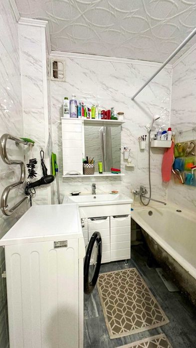 Продам 4 комн Акбота Империя