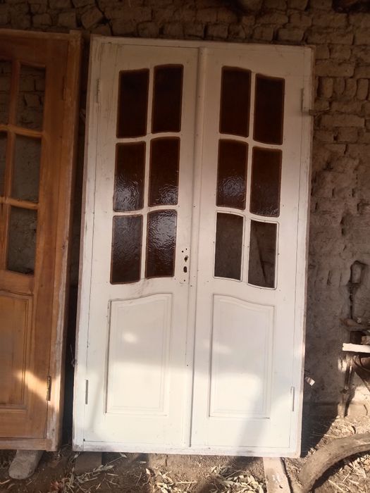 2 ta eshik bor sotiladigan kelishamiz