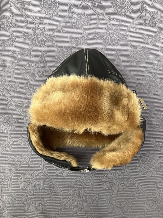 căciulă din piele artificială (mărimea L) pentru bărbați