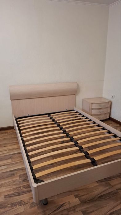 Продается тумба+столик+кровать