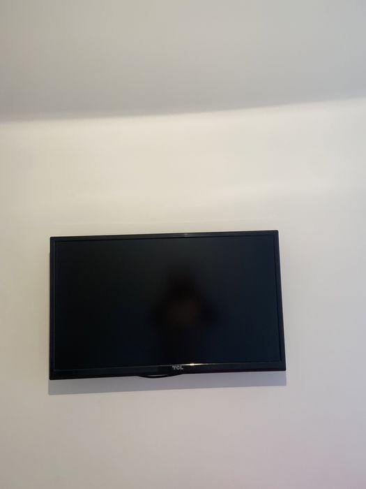 Телевизор в хорошем состоянии.