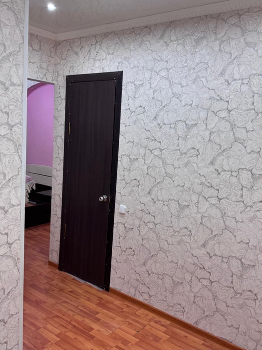 Продам 2 комнотную квартиру центр