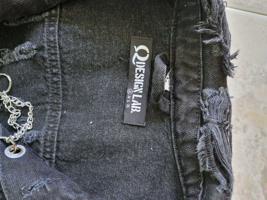 Дамско черно дънково яке с накъсан ефект