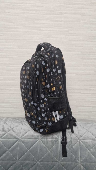 Ghiozdan școală ST.RIGHT – ergonomic, compartimentat, stare foarte bună