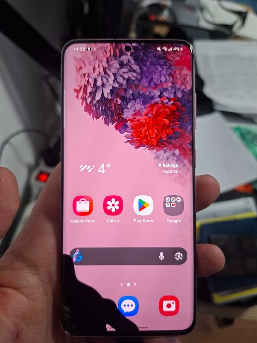 Samsung s20 работи...