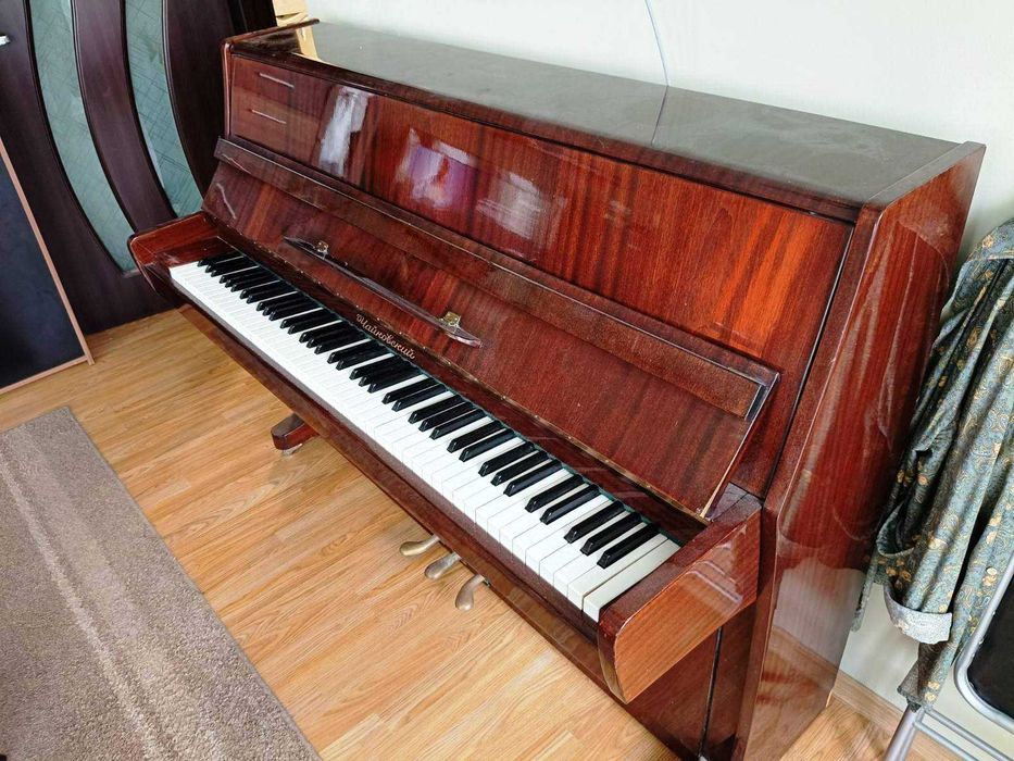 пиано Чайковски - класическо