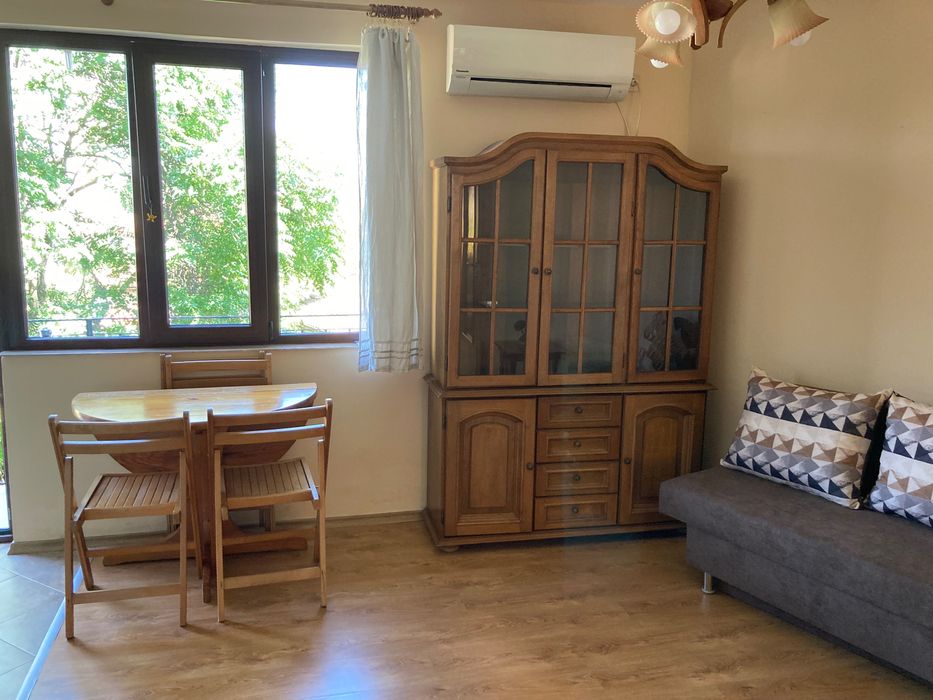 Тристаен апартамент под наем в центъра