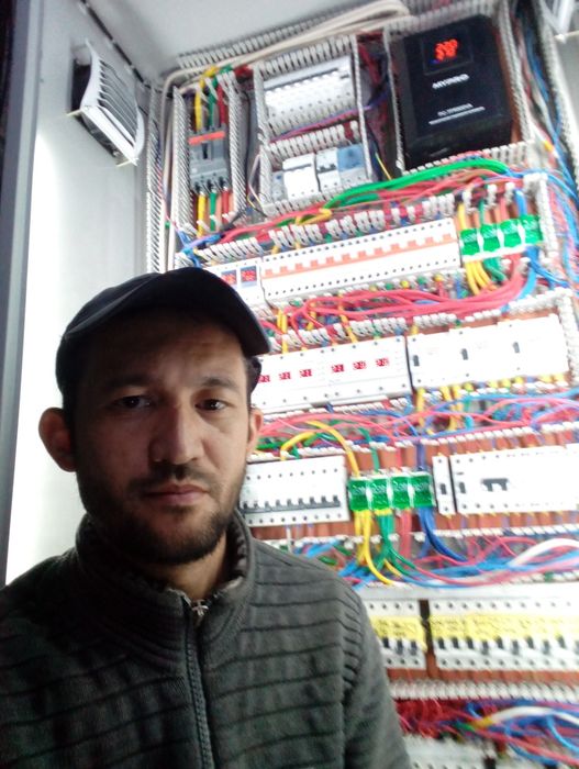 Электрик 380/220.