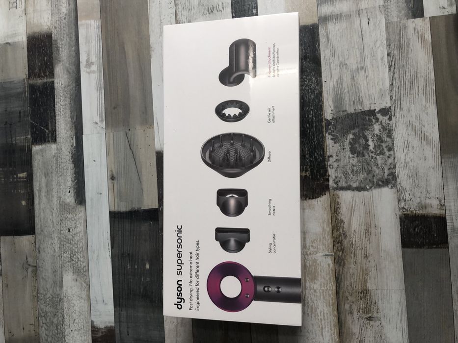 Uscator de par Dyson Supersonic HD08