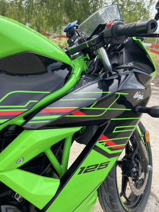 Vând Kawasaki Ninja 125