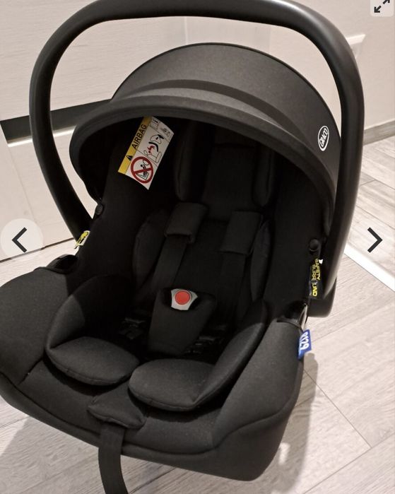 Продам автолюлькю в хорошем состояний возраст (0-12) месяцев