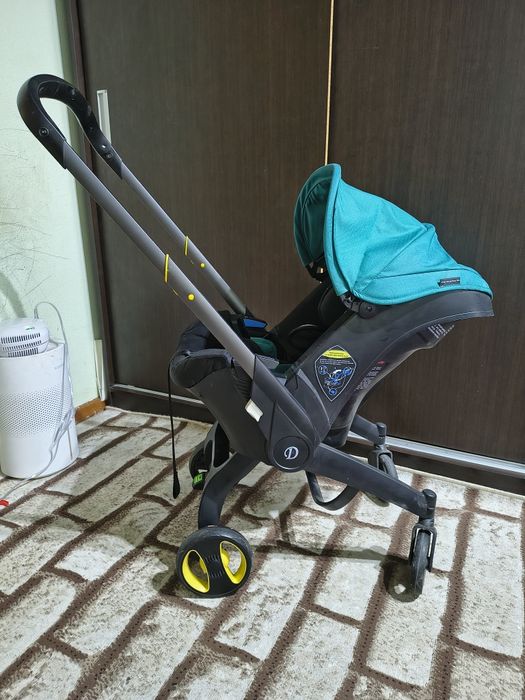 Автокресло для 0-12 малышей.