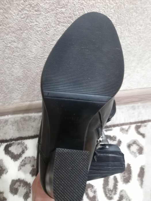 Продам новые зимние сапоги